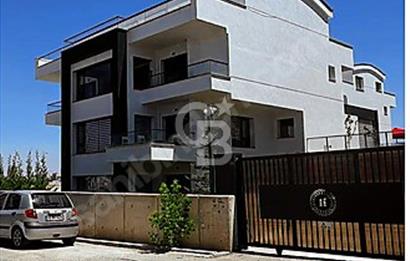 ALACAATLI DA BEYLER CADDESİNDE TİCARİ KİRALIK 8+3 VİLLA