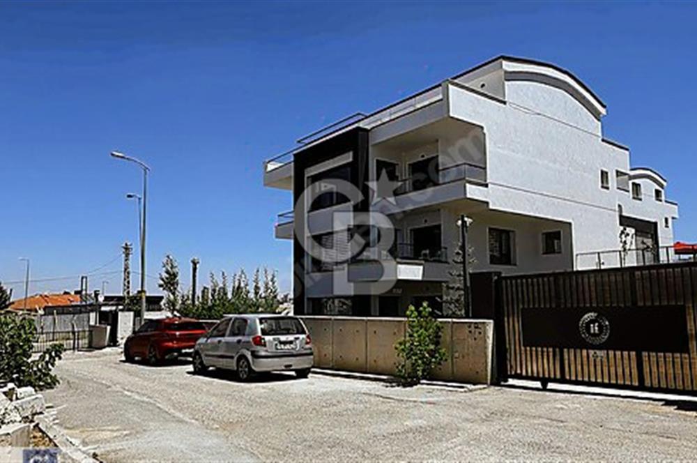 ALACAATLI DA BEYLER CADDESİNDE TİCARİ KİRALIK 8+3 VİLLA