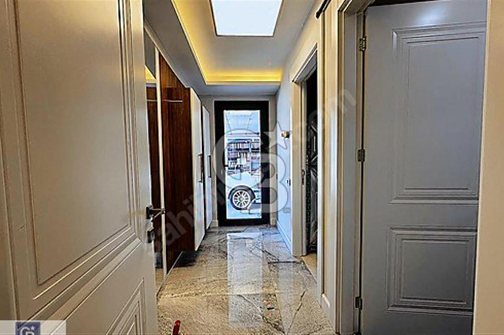 ALACAATLI DA BEYLER CADDESİNDE TİCARİ KİRALIK 8+3 VİLLA