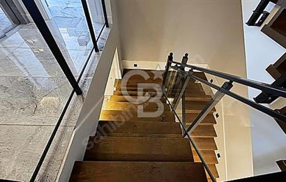 ALACAATLI DA BEYLER CADDESİNDE TİCARİ KİRALIK 8+3 VİLLA