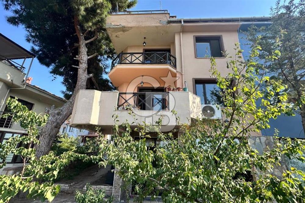 GEMLİK KURŞUNLU DA FULL DENİZ MANZARALI SATILIK 5+2 VİLLA