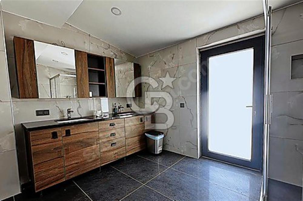 ALACAATLI DA BEYLER CADDESİNDE TİCARİ KİRALIK 8+3 VİLLA