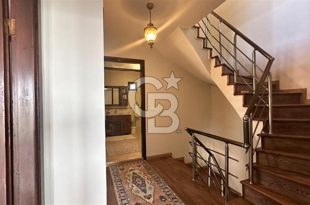 GEMLİK KURŞUNLU DA FULL DENİZ MANZARALI SATILIK 5+2 VİLLA