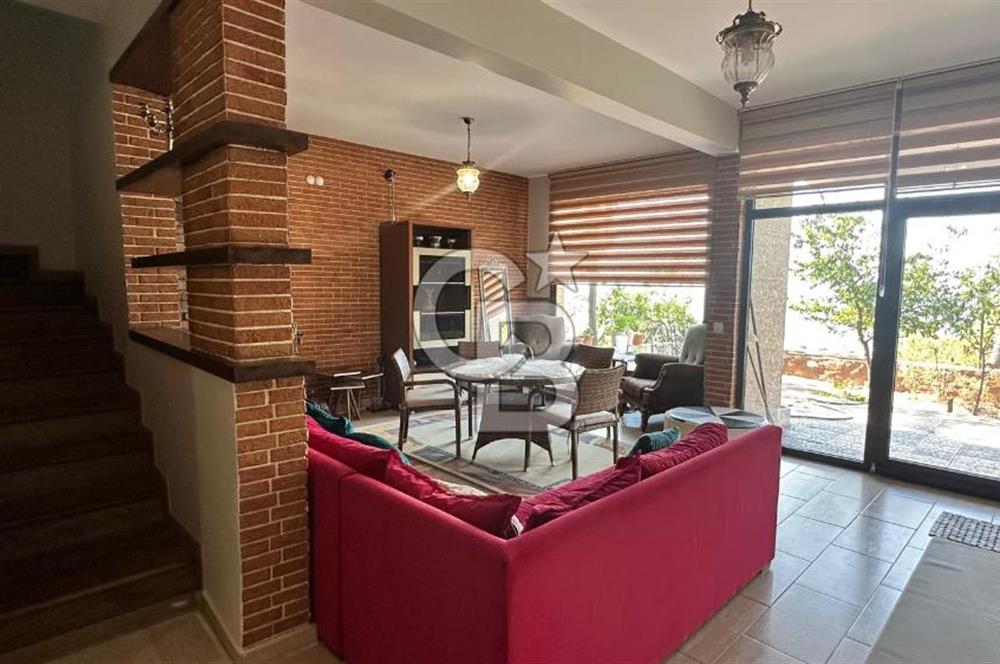 GEMLİK KURŞUNLU DA FULL DENİZ MANZARALI SATILIK 5+2 VİLLA