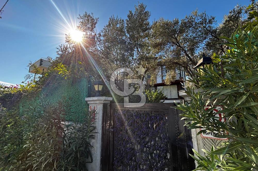 GÜRE AĞAÇLI YOLDA MÜSTAKİL BAHÇELİ 3+1 VİLLA SATILIK