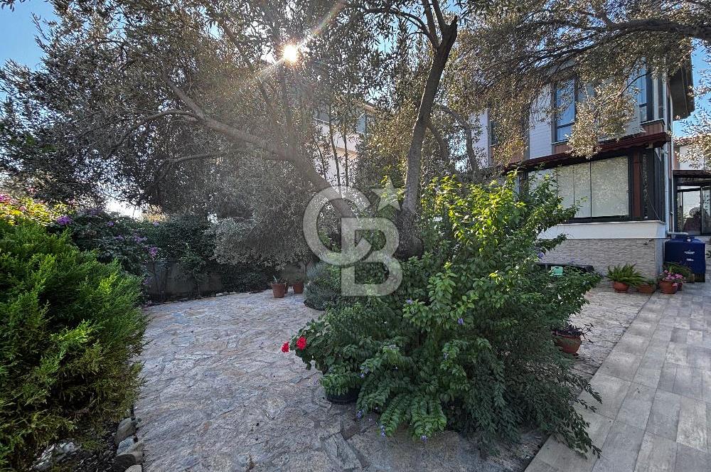 GÜRE AĞAÇLI YOLDA MÜSTAKİL BAHÇELİ 3+1 VİLLA SATILIK