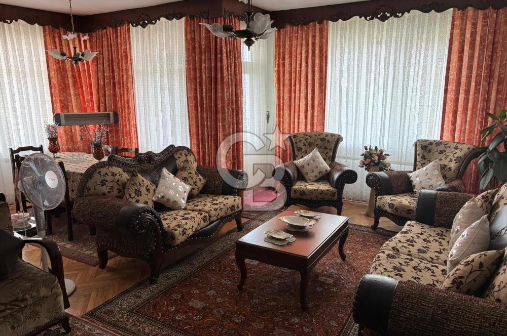 Mustafa Çağlayan'dan Küçükçekmece Cumhuriyet Mahallesi'nde Satılık Daire