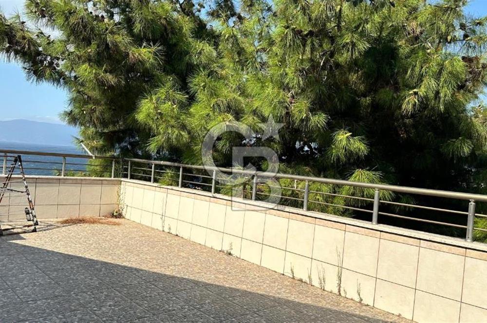 GEMLİK KURŞUNLU DA FULL DENİZ MANZARALI SATILIK 5+2 VİLLA