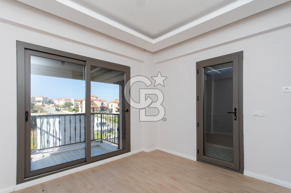 Foça Atatürk Mah. Satılık Müstakil Bahçeli 2+1 Dubleks Villa