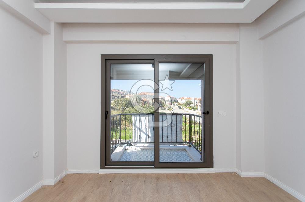 Foça Atatürk Mah. Satılık Müstakil Bahçeli 2+1 Dubleks Villa