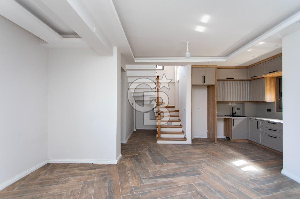 Foça Atatürk Mah. Satılık Müstakil Bahçeli 2+1 Dubleks Villa