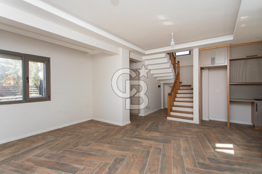 Foça Atatürk Mah. Satılık Müstakil Bahçeli 2+1 Dubleks Villa