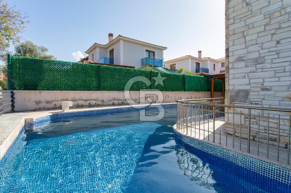 Foça Atatürk Mah. Satılık Müstakil Bahçeli 2+1 Dubleks Villa