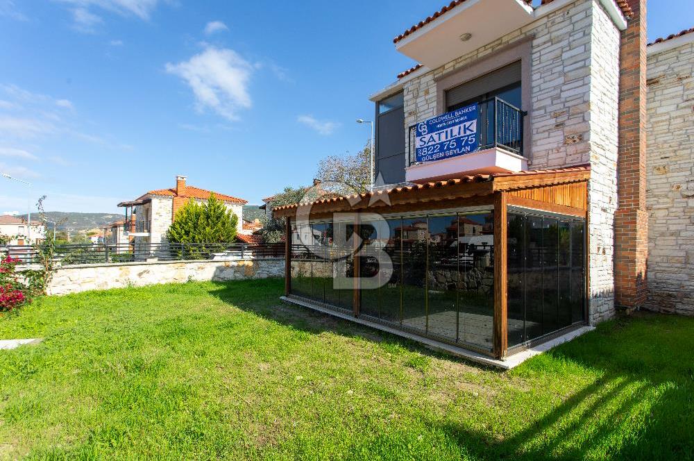 Foça Atatürk Mah. Satılık Müstakil Bahçeli 2+1 Dubleks Villa