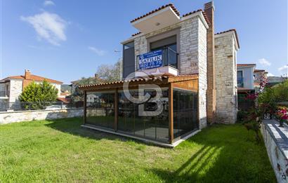 Foça Atatürk Mah. Satılık Müstakil Bahçeli 2+1 Dubleks Villa