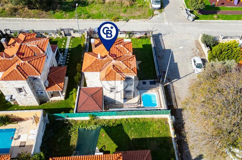 Foça Atatürk Mah. Satılık Müstakil Bahçeli 2+1 Dubleks Villa