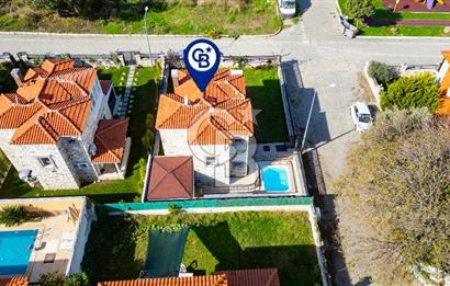 Foça Atatürk Mah. Satılık Müstakil Bahçeli 2+1 Dubleks Villa