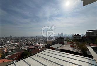 BAYRAKLIDA MANZARALI KAPALI MUTFAKLI DAİRE