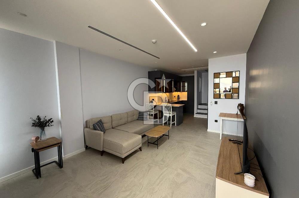 Çeşme'de Denize Sıfır 2+1 Bahçeli Dubleks