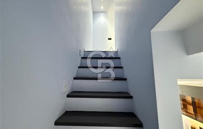 Çeşme'de Denize Sıfır 2+1 Bahçeli Dubleks