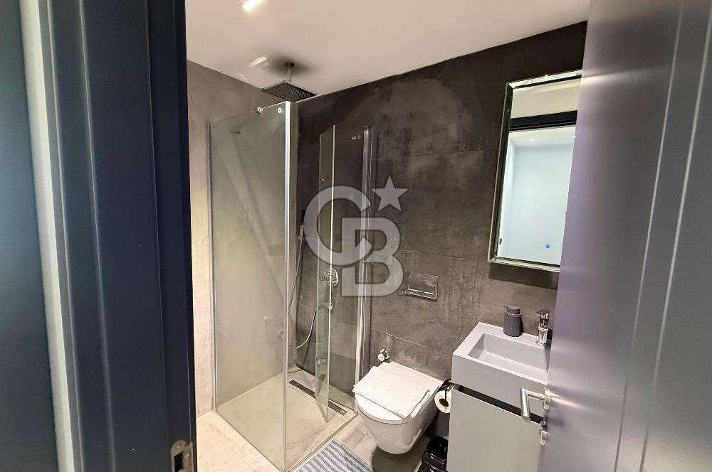 Çeşme'de Denize Sıfır 2+1 Bahçeli Dubleks