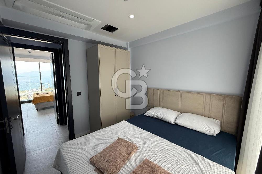 Çeşme'de Denize Sıfır 2+1 Bahçeli Dubleks