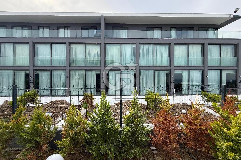 Çeşme'de Denize Sıfır 2+1 Bahçeli Dubleks