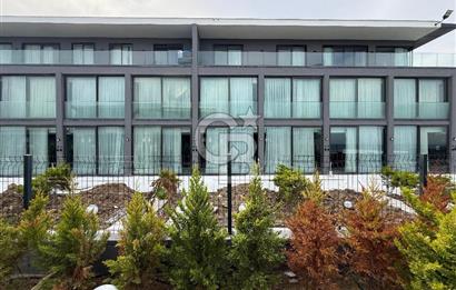 Çeşme'de Denize Sıfır 2+1 Bahçeli Dubleks