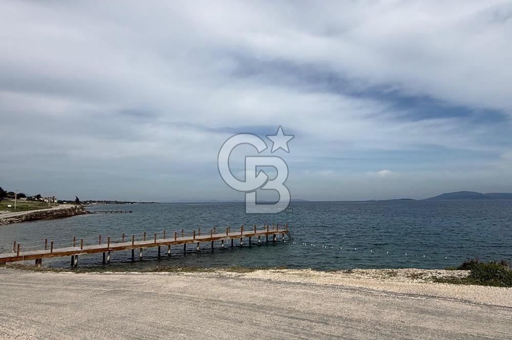 Çeşme'de Denize Sıfır 2+1 Bahçeli Dubleks