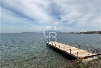 Çeşme'de Denize Sıfır 2+1 Bahçeli Dubleks - 1 - 311946