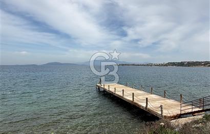 Çeşme'de Denize Sıfır 2+1 Bahçeli Dubleks
