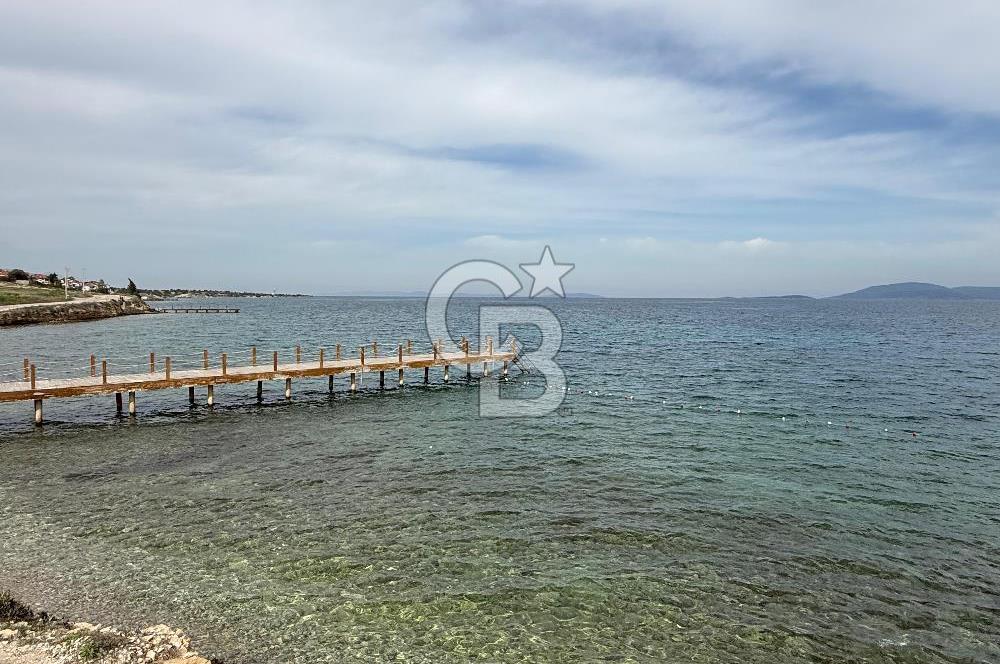 Çeşme'de Denize Sıfır 2+1 Bahçeli Dubleks
