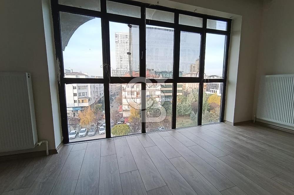 ÇANKAYA TURAN GÜNEŞ BULVARINA YAKIN YAPILI OFİS