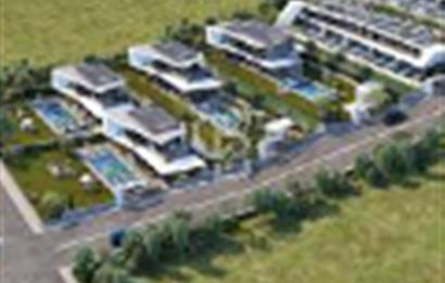 Çeşme'de Denize Sıfır 2+1 Bahçeli Dubleks