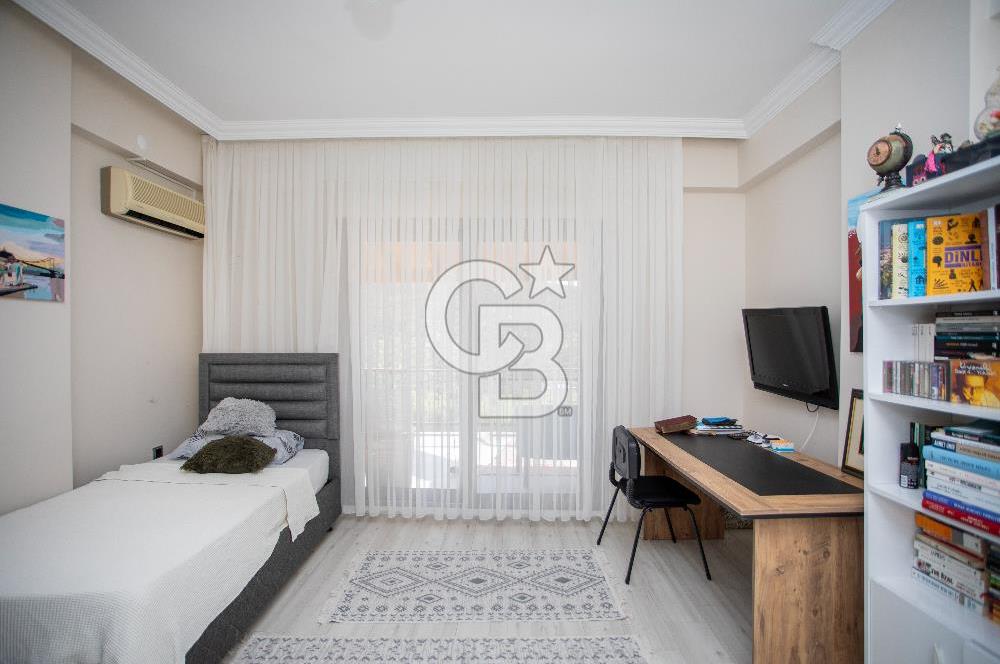 Foça Yenibağarası Zeytinköy Mevkii'nde Satılık Müstakil Villa