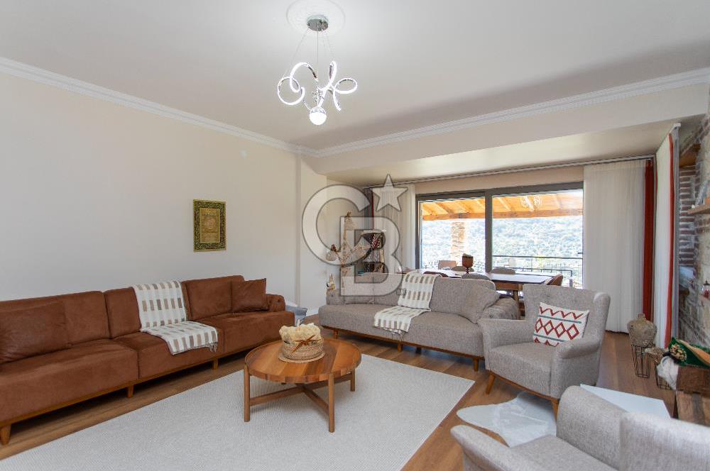 Foça Yenibağarası Zeytinköy Mevkii'nde Satılık Müstakil Villa