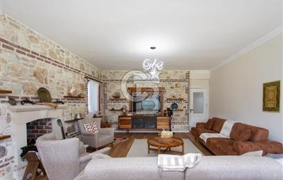 Foça Yenibağarası Zeytinköy Mevkii'nde Satılık Müstakil Villa