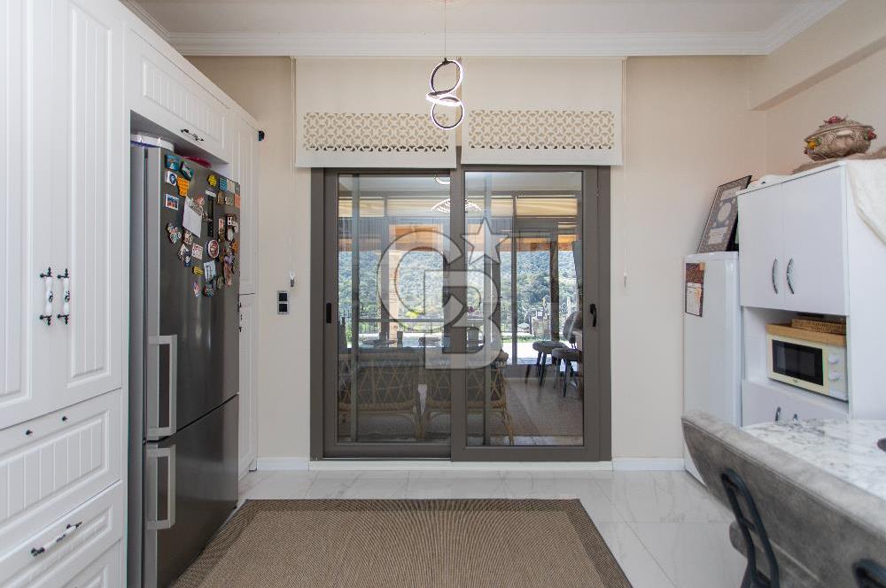 Foça Yenibağarası Zeytinköy Mevkii'nde Satılık Müstakil Villa