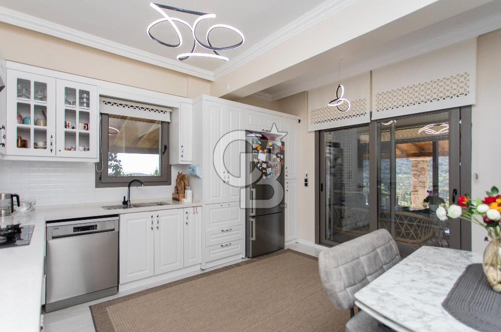 Foça Yenibağarası Zeytinköy Mevkii'nde Satılık Müstakil Villa