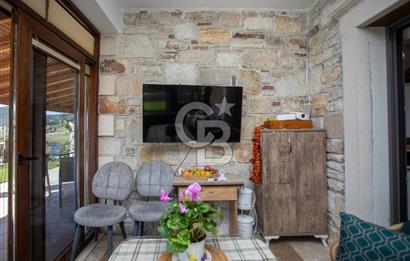 Foça Yenibağarası Zeytinköy Mevkii'nde Satılık Müstakil Villa