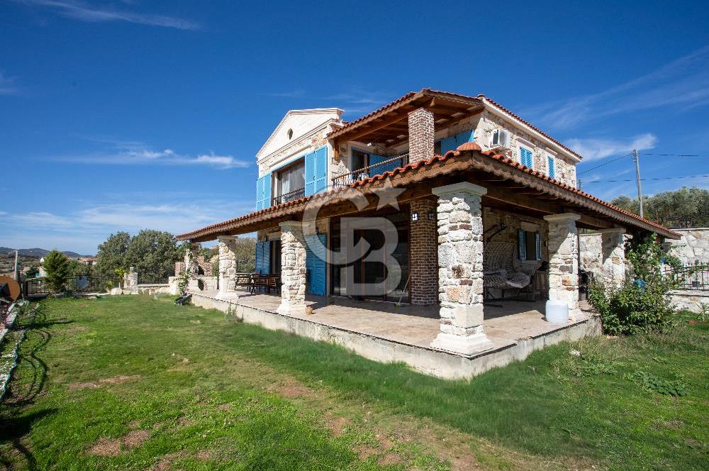 Foça Yenibağarası Zeytinköy Mevkii'nde Satılık Müstakil Villa