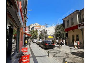 Arnavutköy Merkezin Tam Ortasında Devren Kiralık Tuhafiye Dükkan