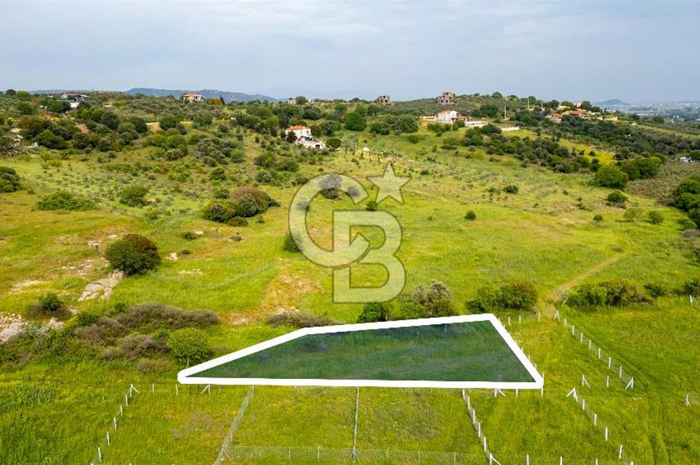 Foça Yenibağarası'nda Satılık 644 m2 Tarla