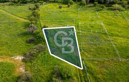 Foça Yenibağarası'nda Satılık 644 m2 Tarla