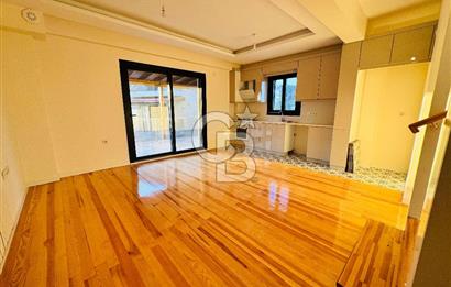 Foça Yenibağarası Mah. Havuzlu Site'de 3+1 Satılık Villa