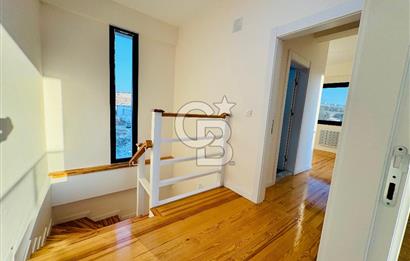 Foça Yenibağarası Mah. Havuzlu Site'de 3+1 Satılık Villa