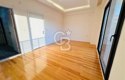 Foça Yenibağarası Mah. Havuzlu Site'de 3+1 Satılık Villa