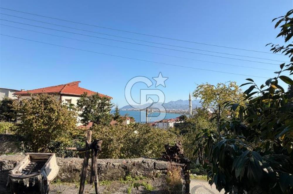 Tarihi Dokuya Sahip 7 Geniş Odalı Restore Edilebilir Ticari Yapı 