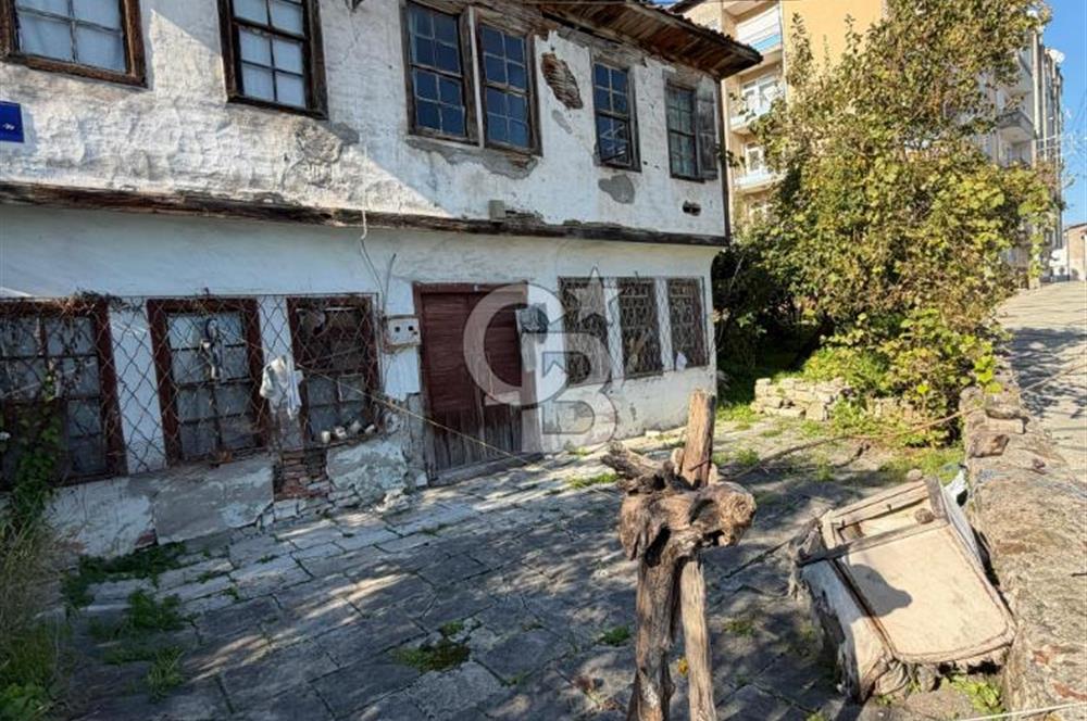 Tarihi Dokuya Sahip 7 Geniş Odalı Restore Edilebilir Ticari Yapı 