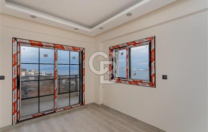 Yenifoça Donatkent Mevkiinde Satılık Havuzlu 3+1 Müstakil Villa